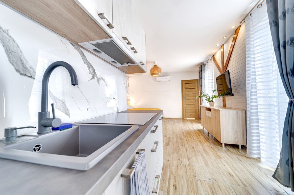 _mkr4609-_mkr4613-min Apartament na doby Gliwice – kuchnia Studio